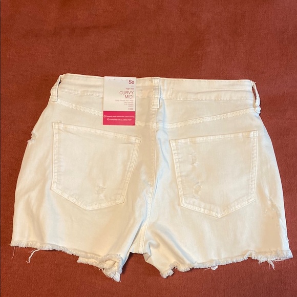 Women's Cream Distressed Denim Shorts - Picture 4 of 5